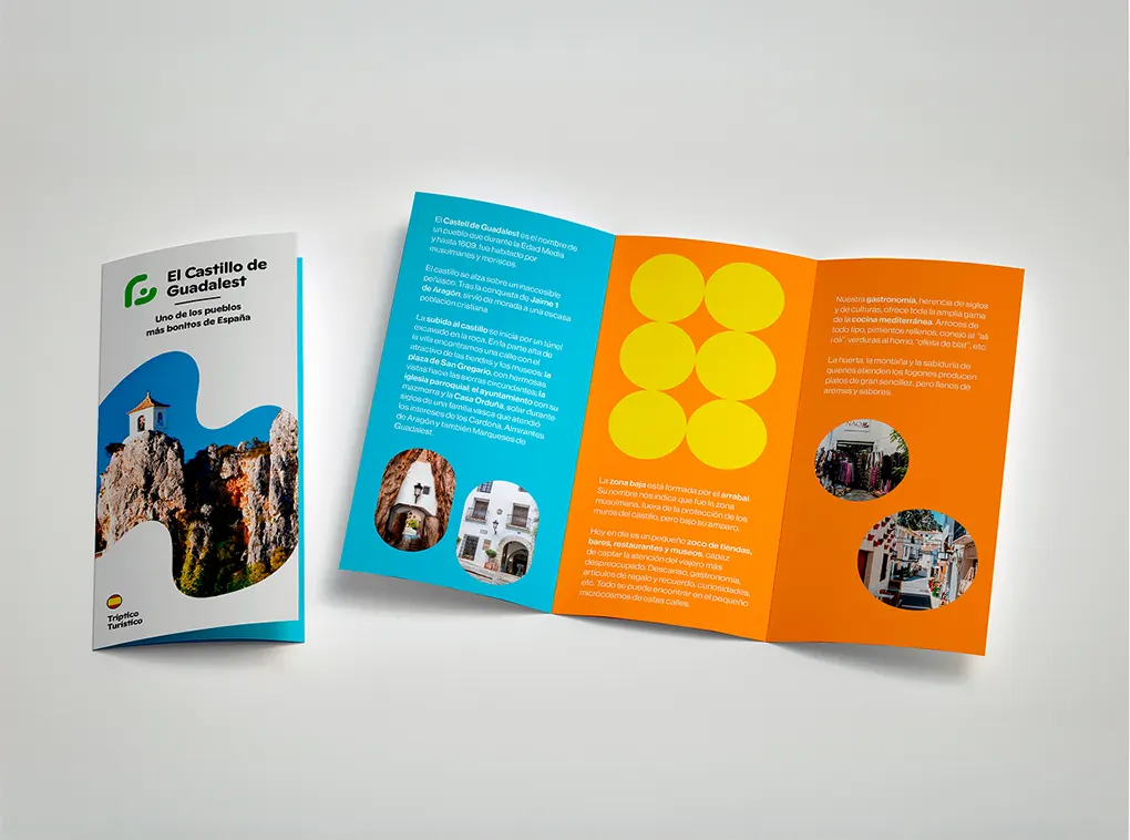 Mockup de un folleto informativo sobre Guadalest